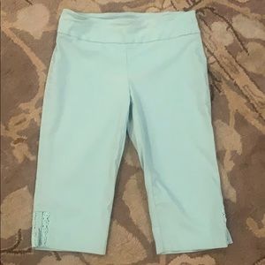 Attyre Capri pants